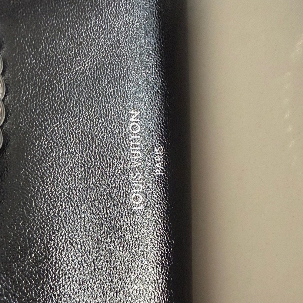 Louis Vuitton Carryall Cargo Vibe Black Bag Silver Chain Accent COA full set - Picture 7 of 12